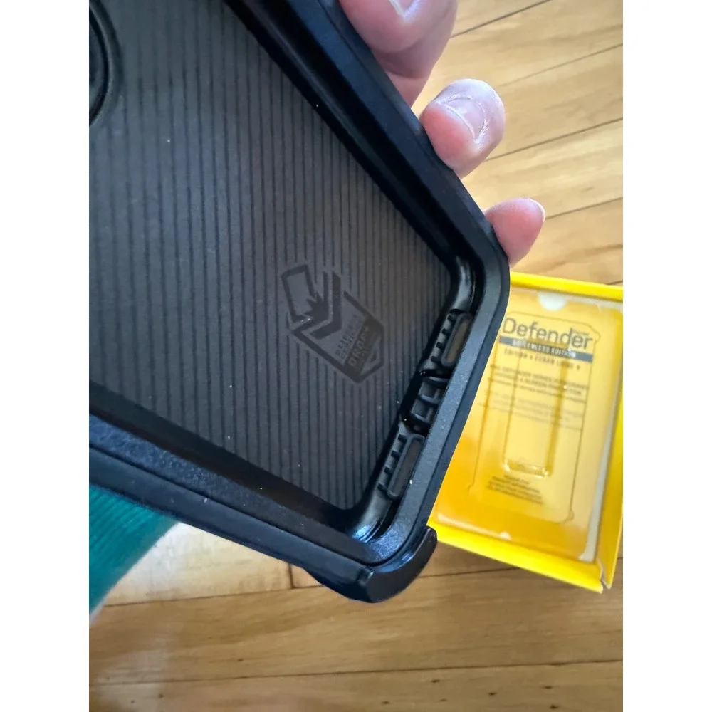 Otterbox defender case for iphone XR in‎ black screenless protection